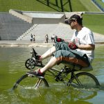 vélo original pour rouler dans l'eau