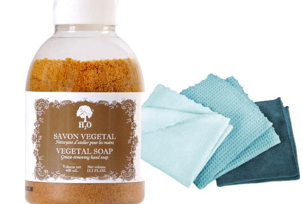 savon et chiffonnette pour l'entretien du vélo
