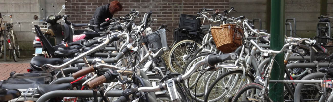 Stationnement vélo sécurisé dans un abri