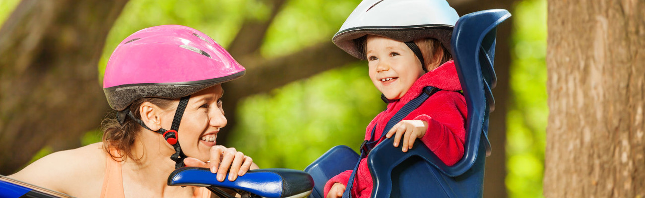 Siège enfant ou remorque vélo, le matériel pour une balade réussie