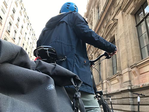 À vélo pendant les grèves, pensez à votre équipement