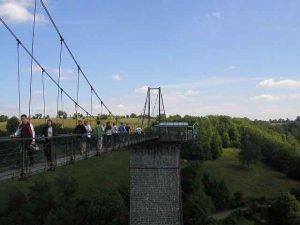 Viaduc de la Souleuvre au dessus du vide