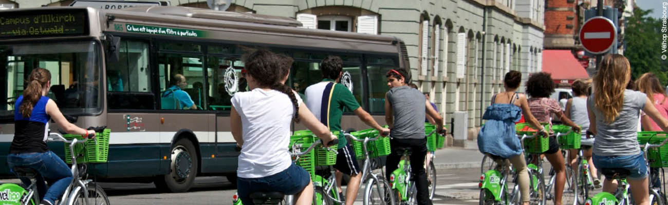 Un flot de Vélhop dans les rues de Strasbourg