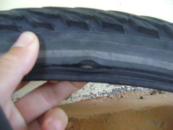 pneu déchiré