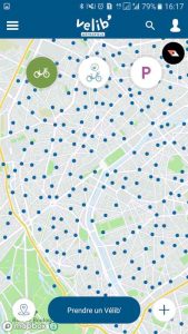 L'application smartphone Vélib' permet de trouver une station à proximité