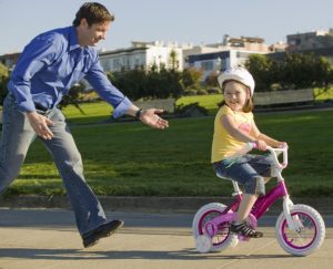 vélo port du casque pour enfant