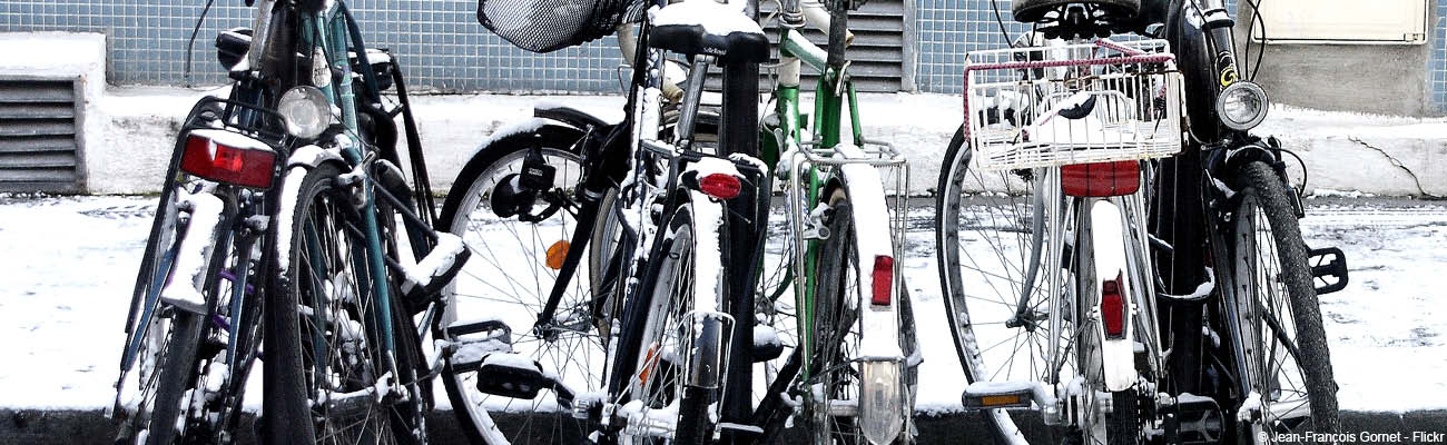 Equipement vélo hiver : feux, pneus, gardes-boues, vérifications, conseils