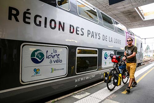 Le Train Vélo Loire permet d'embarquer gratuitement son vélo sur la véloroute