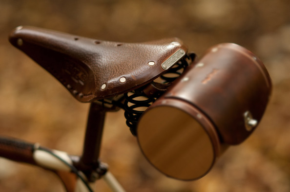 Fibre de carbone complète + cuir Fibre de route Selle de vélo de