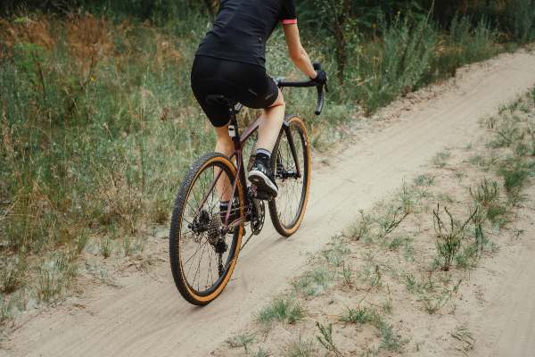 faire du Gravel avec une selle velo pour femme