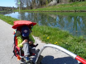 transporter son enfant à vélo