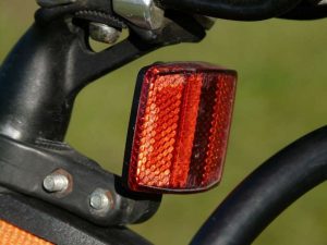 Catadioptre rouge à l'arrière pour vélo