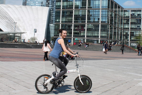 Transformer un vélo simple en vélo électrique avec la roue Rool'in