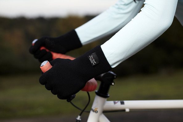 Les vêtements imperméables pour cycliste développés par Dexshell