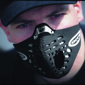 Porter un masque masque anti-pollution