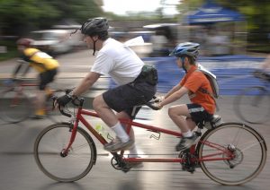 Choisir le vélo pour des déplacements rapides en ville