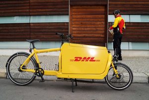 Vélo cargo DHL