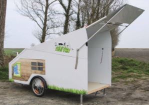 Le Vélo'Van est une caravane à accrocher au vélo