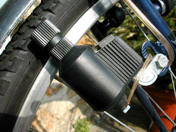 Nos conseils pour réparer un éclairage vélo dynamo sur roue