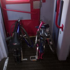 Vélo pliant dans un train - intermodalité