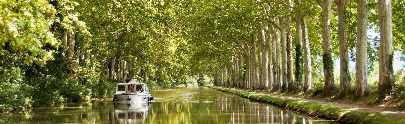 Faire du vélo sur le canal du midi