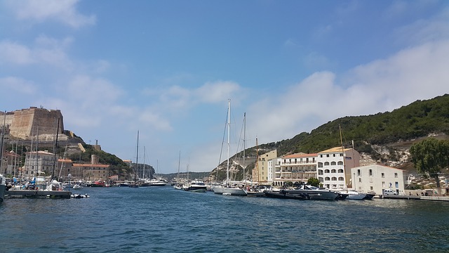 Corse à vélo : arrêt à Bonifacio