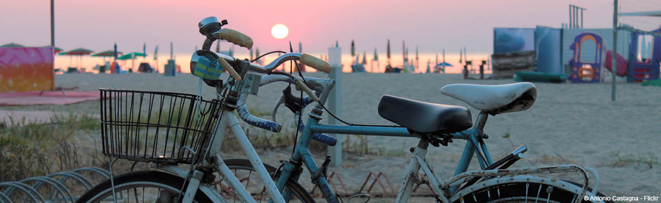 les-plus-belles-plages-francaises-a-faire-a-velo-parking-velo