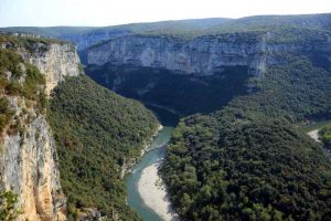 velotourisme-eurovelo-17-viarhona-gorges-ardeche