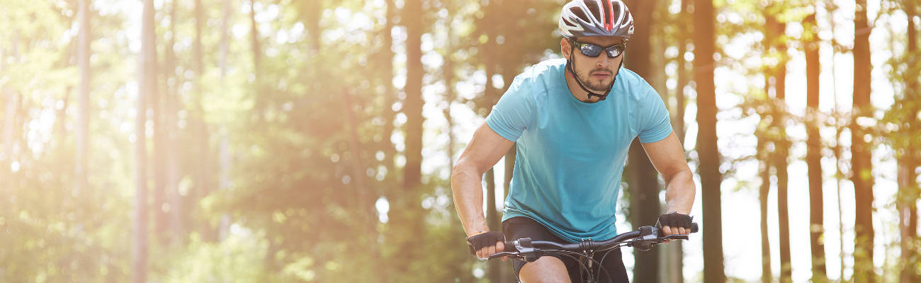 Faire du vélo avec des lunettes vélo