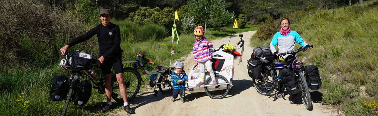 Remorque vélo enfant : pourquoi et comment s'équiper ?▷ Graines De  Baroudeurs