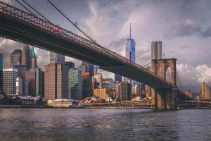 Le Brooklyn Bridge et la skyline