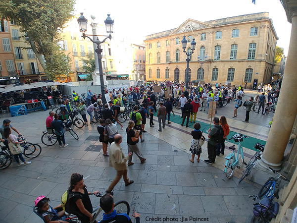 Place de la mairie à Aix