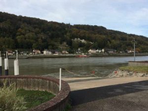 Un bac pour traverser la Seine