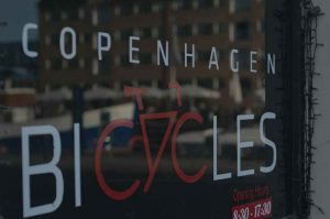 De nombreux magasins de vélo à Copenhague