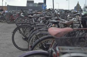 Exemple de parking à vélo à Copenhague, capitale des cyclistes