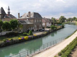 Le Canal de la Meuse à Mouzon