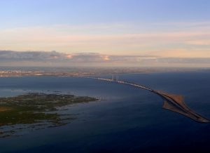 Le Pont de l'Øresund permet de rejoindre le Danemark et la Suède sur l'EuroVelo 10