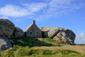 Le village de Ménéham sur la Côte des Légendes