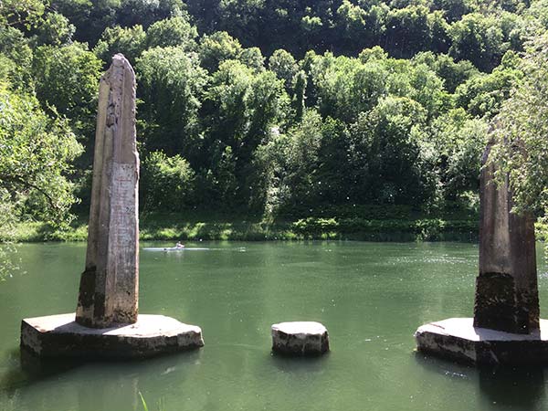 Kayak sur le Doubs le long de l'EuroVélo 6