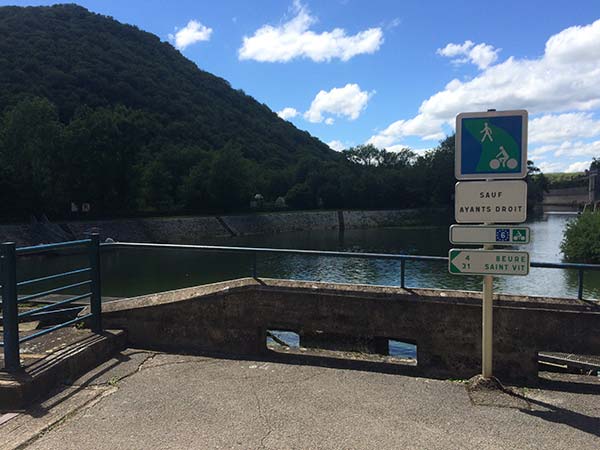 Signalisation avant le passage vélo sous la Citadelle