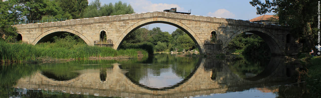 L'EuroVelo 13 franchit le pont Kadin à Nevestino en Bulgarie