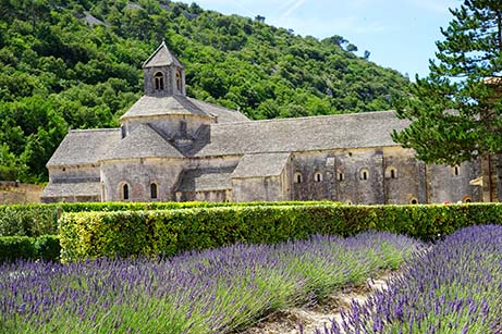 L'Abbaye Notre-Dame de Sénanque à Gordes dans le Luberon