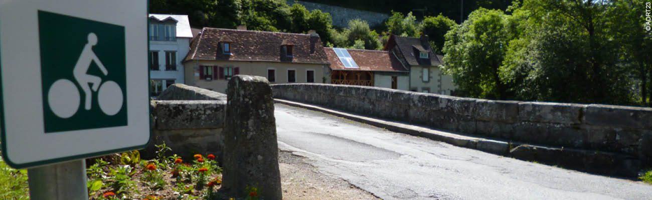 Le Tour de Creuse à vélo pat à la découverte de nombreux petits villages