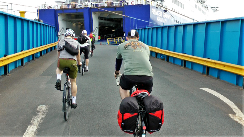 ferry-dfds-voyage-velo