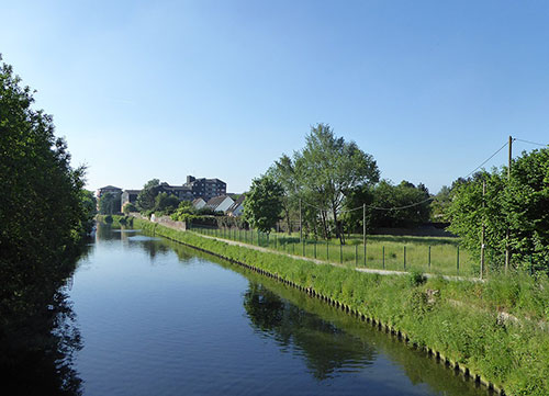 Le Canal de Roubaix à vélo sur l'EuroVelo 5 à Marcq-en-Barœul