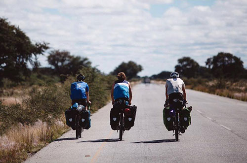 Ortlieb équipe les voyageurs à vélo depuis 1981