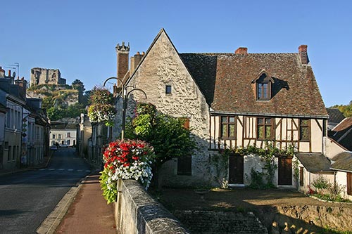 La cité médiévale de Montoire-sur-le-Loir sur la V47