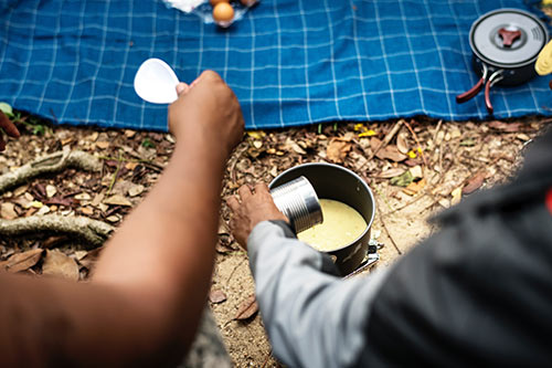 Le matériel de bivouac pour les repas