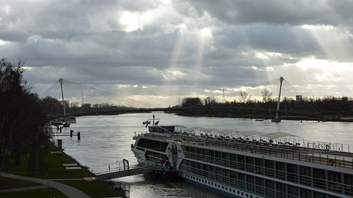 Pont sur le Rhin servant de frontière entre la France et l'Allemagne