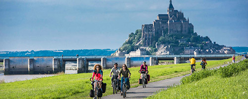 V40 devant le Mont-Saint-Michel